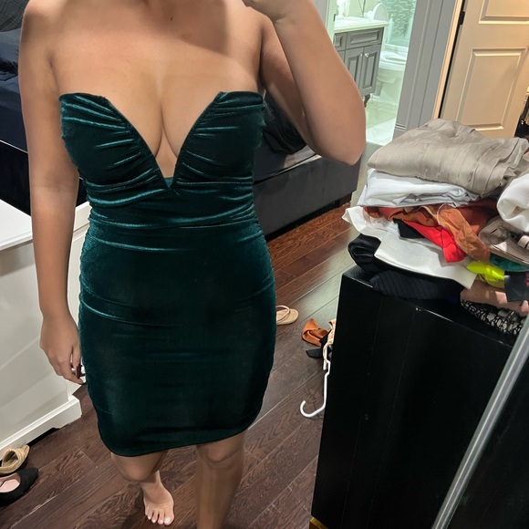 Green Velvet dress size: small - Picture 1 of 2